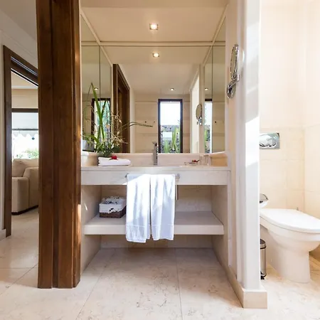 Puerto Del Carmen Sleeps 6 With Pool Air Con And Wifi プエルト・デル・カルメン