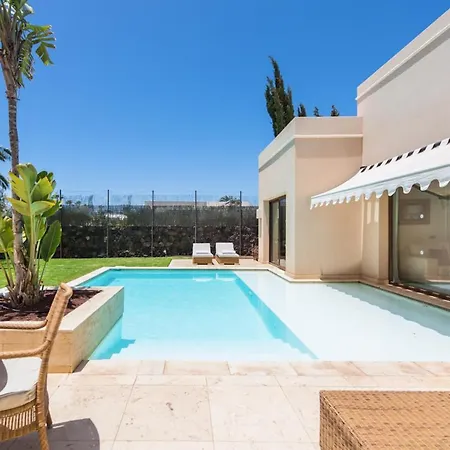 Puerto Del Carmen Sleeps 6 With Pool Air Con And Wifi