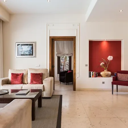 Villa Puerto Del Carmen Sleeps 6 With Pool Air Con And Wifi *